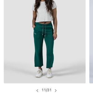 Women’s Bearded Goat Overnight Sweatpants in Forest